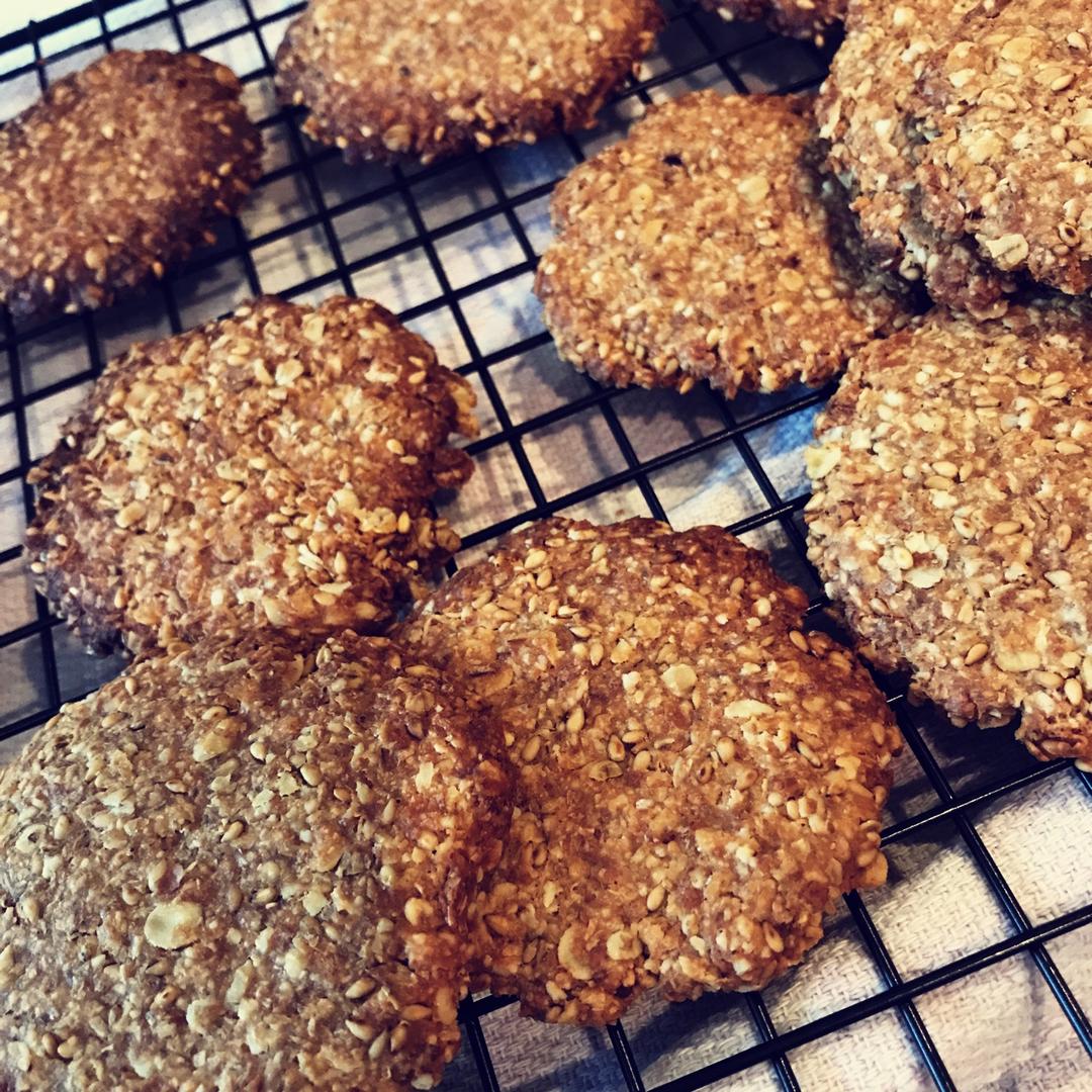 素食:有机燕麦芝麻大饼干