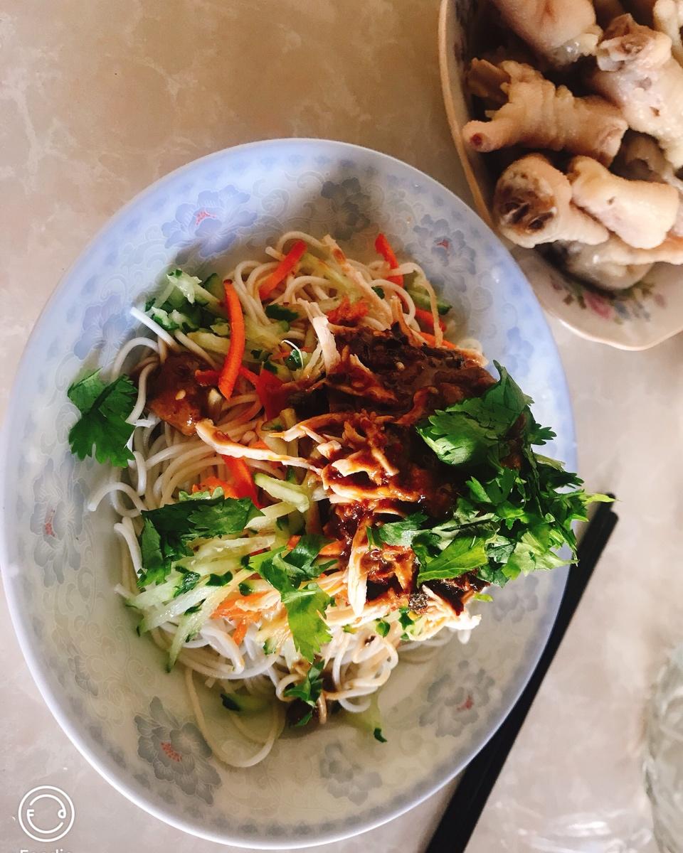 麻酱鸡丝凉面
