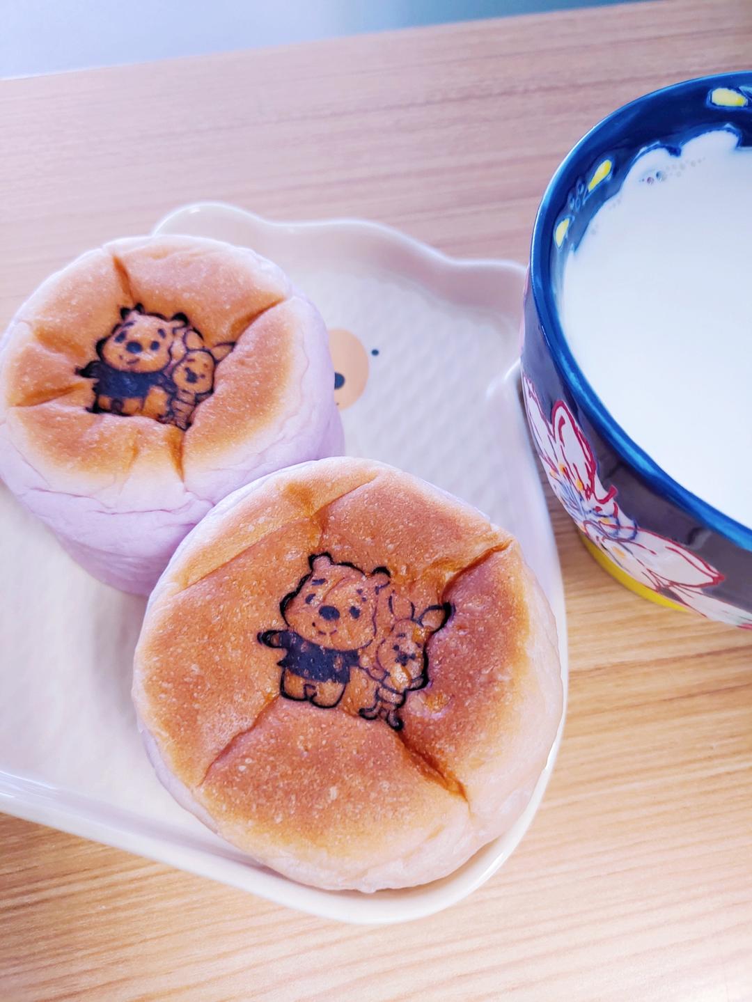 松软的日式大鼓奶酥面包
