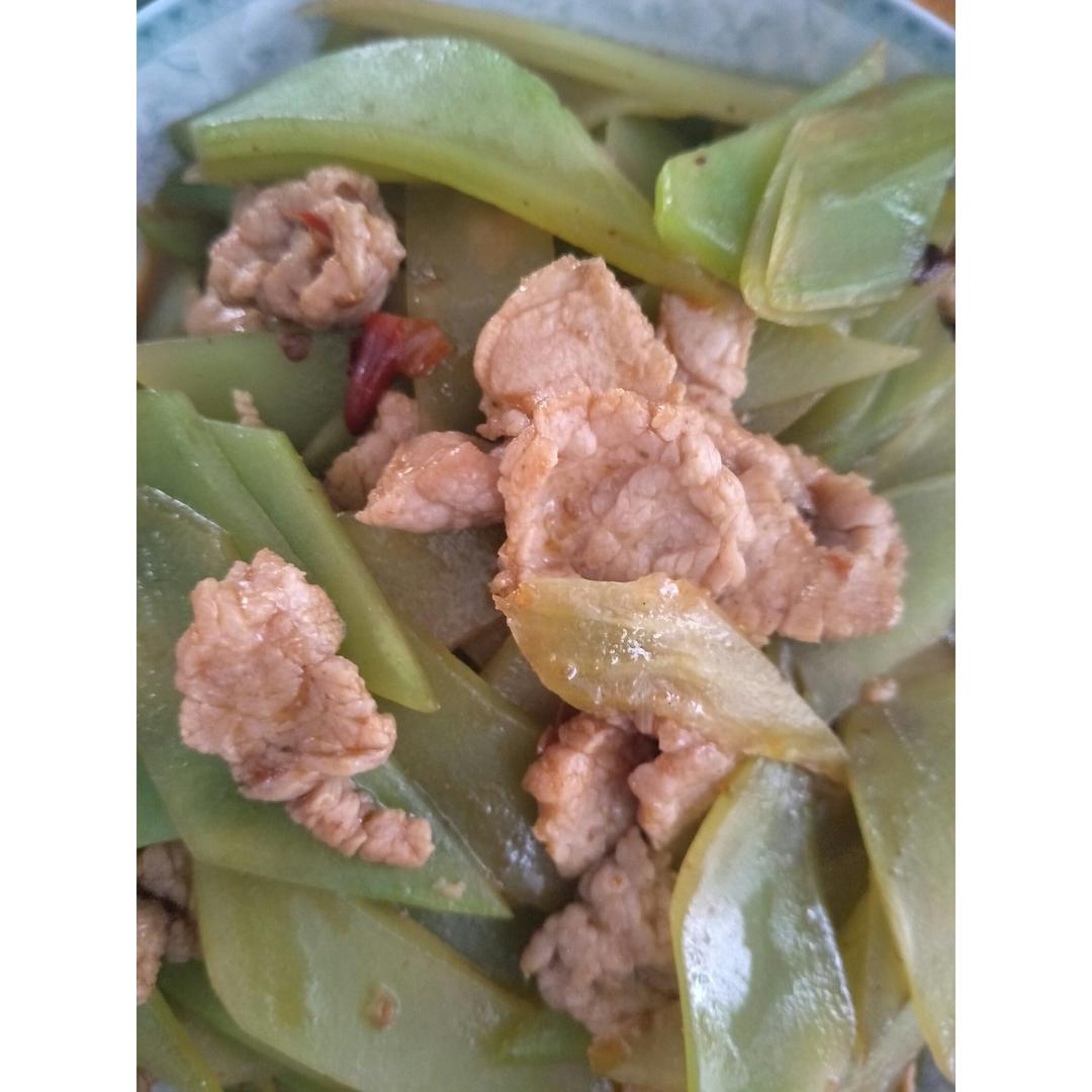 莴笋炒肉片