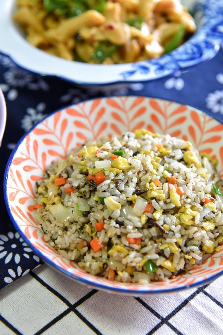 蛋挞妈噢耶做的橄榄菜蛋炒饭