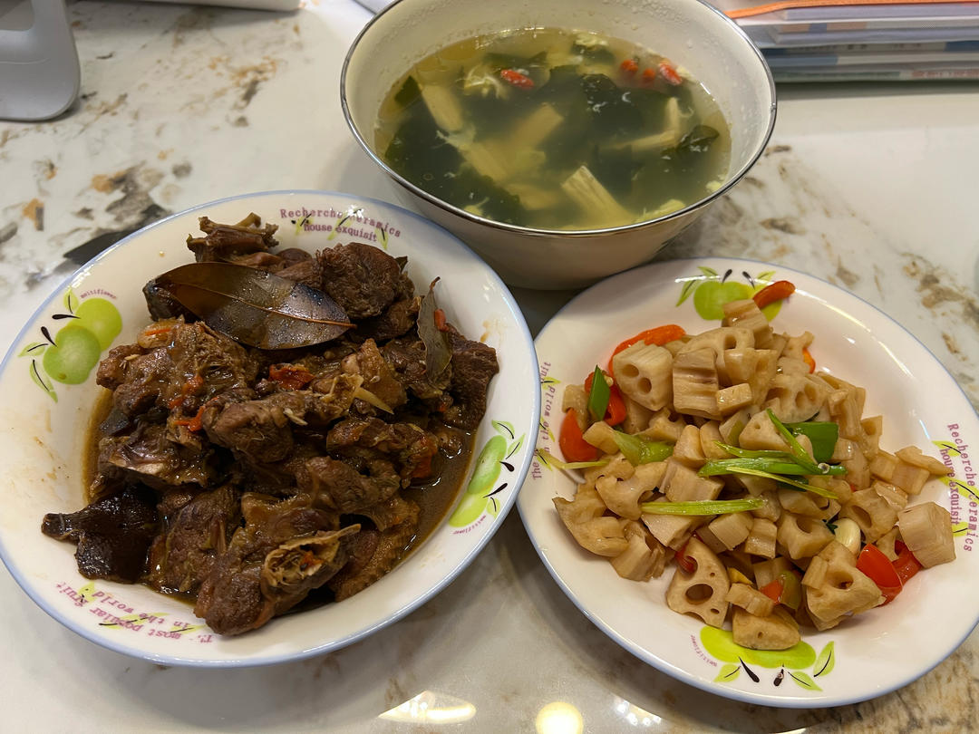 家常快手菜小炒藕丁真香