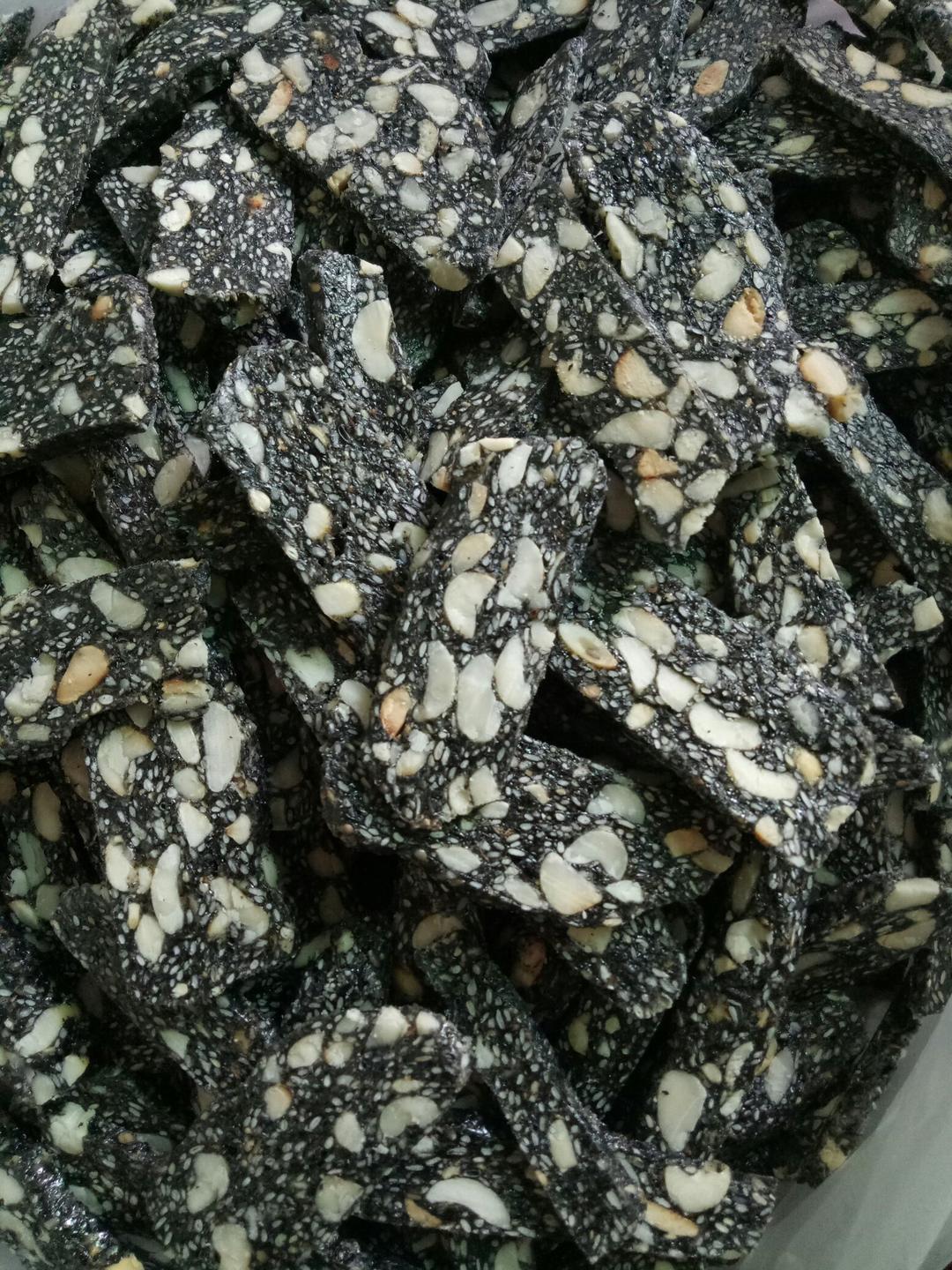 汪工长俱乐部做的黑芝麻花生糖