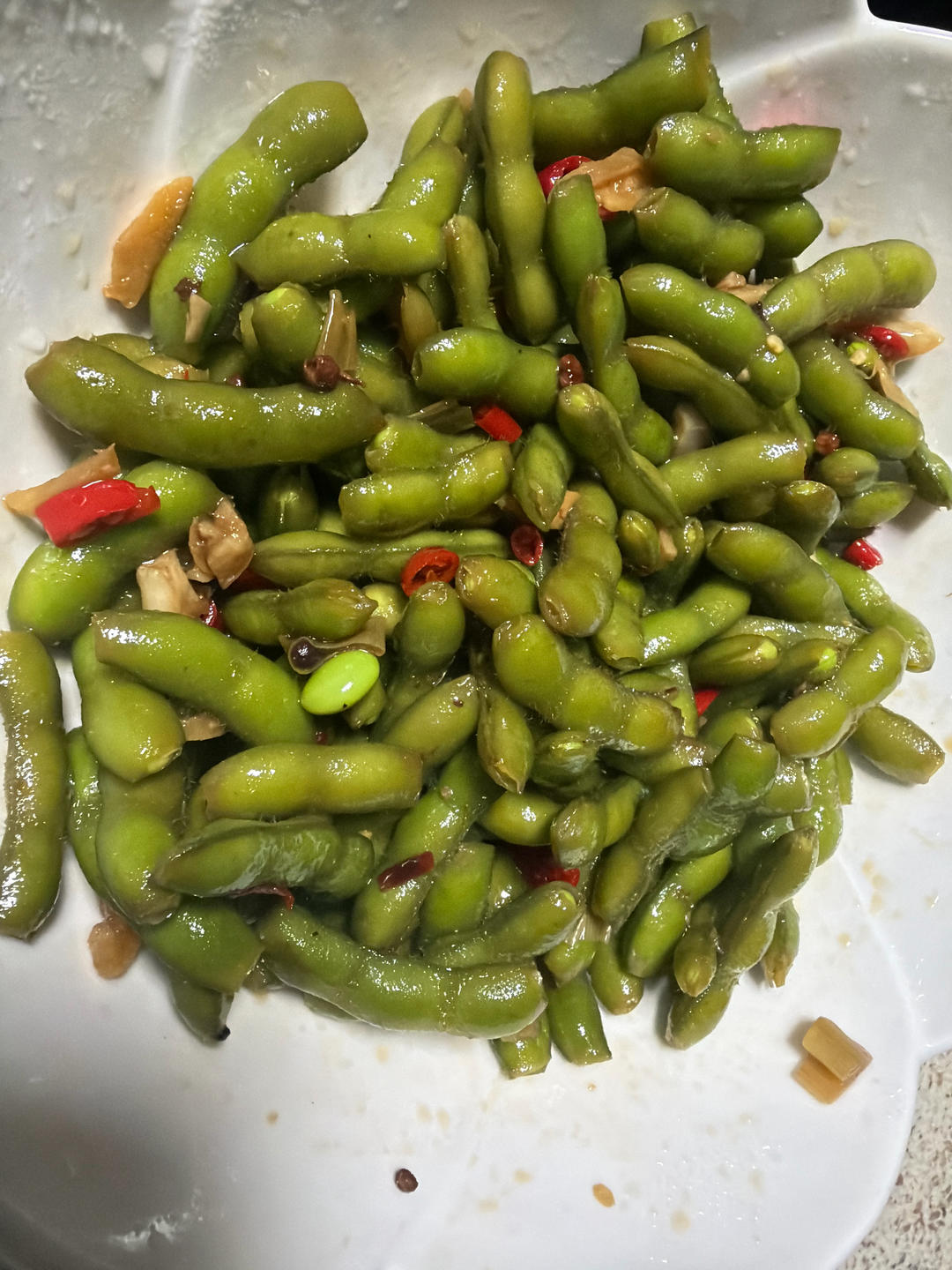 武汉夜市标配嗦毛豆