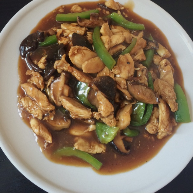 香菇炒鸡肉