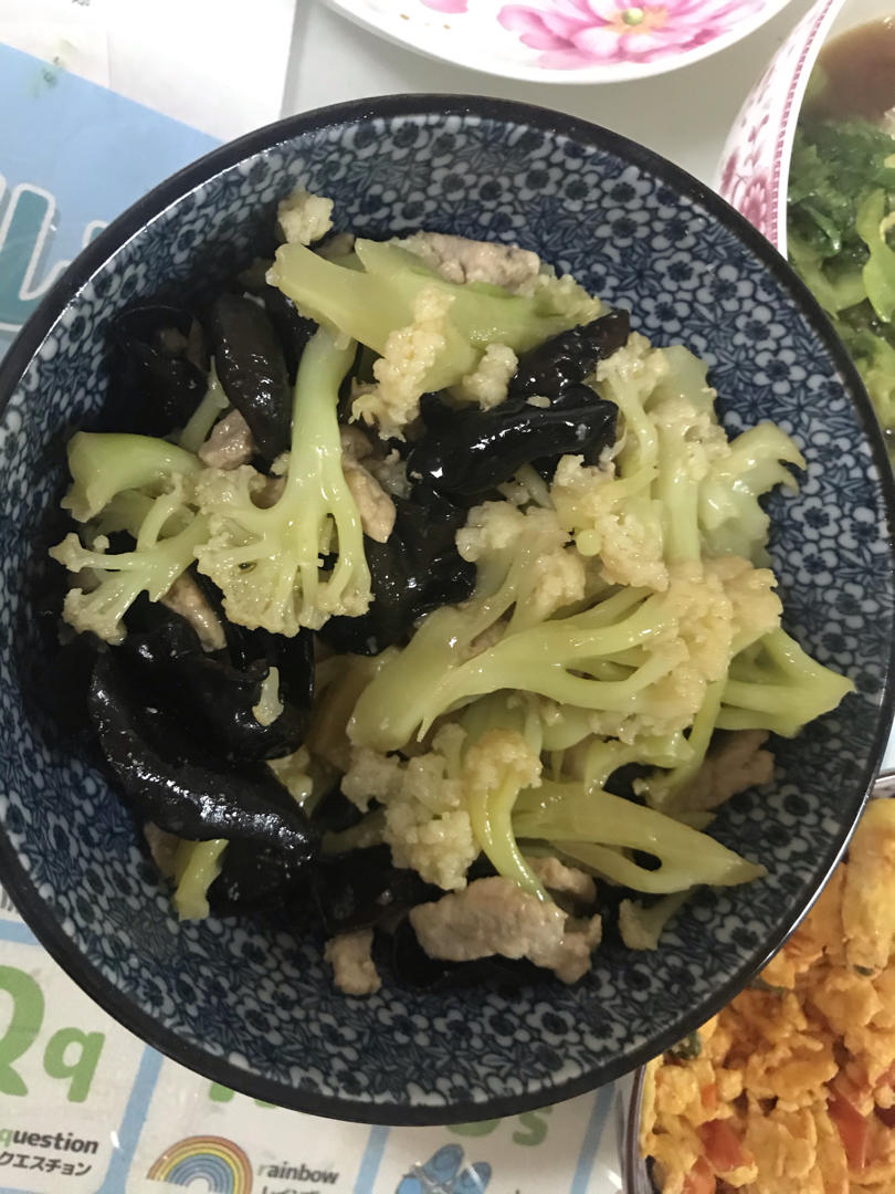 每次下馆子必点的脆脆的干锅花菜🙋