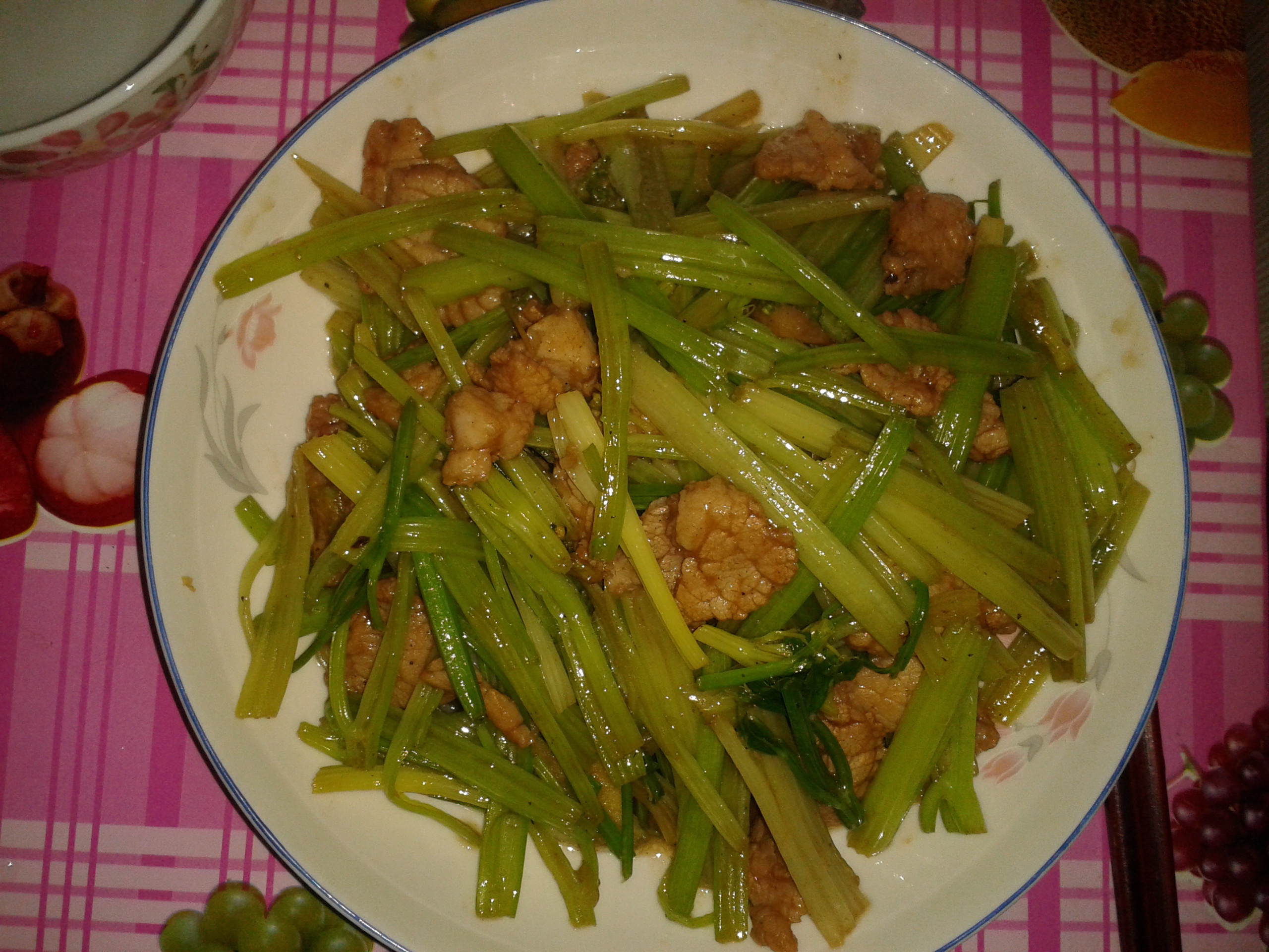 芹菜炒肉片