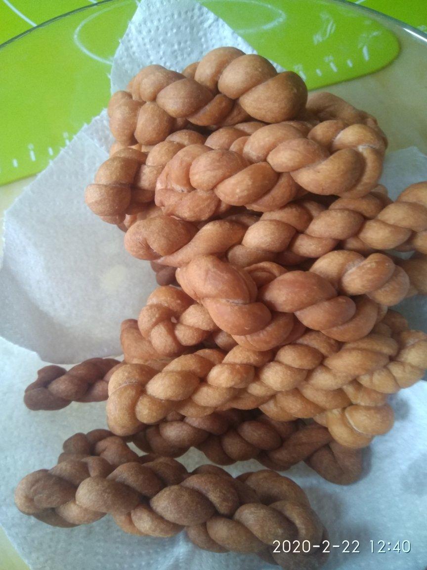 又香又酥鸡蛋小麻花，适合不爱甜食的你