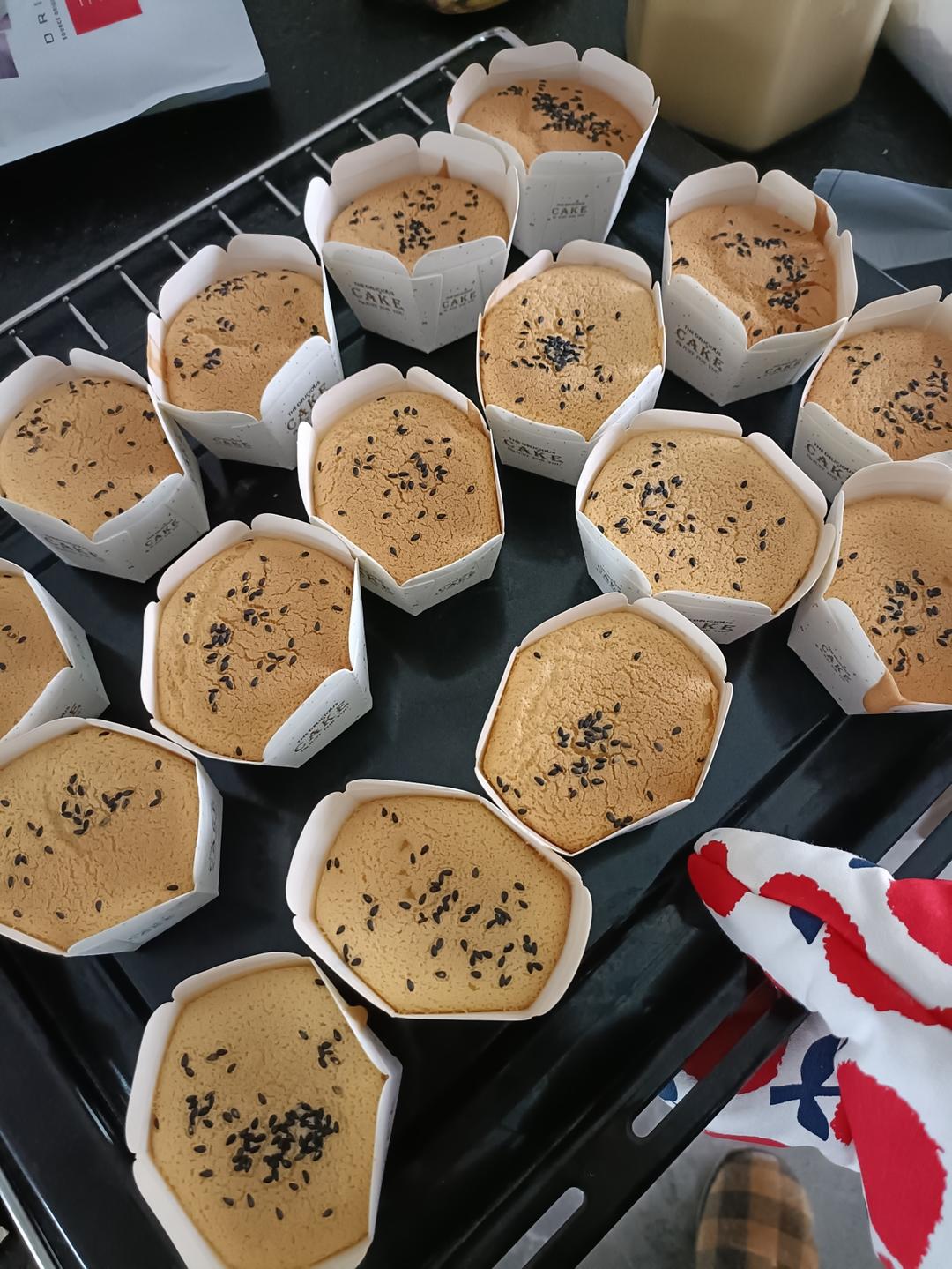 戚风小纸杯蛋糕