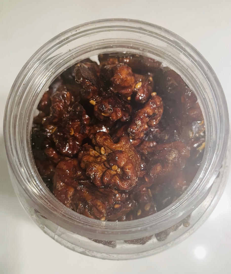 不用油炸就可以做出好吃的琥珀核桃仁
