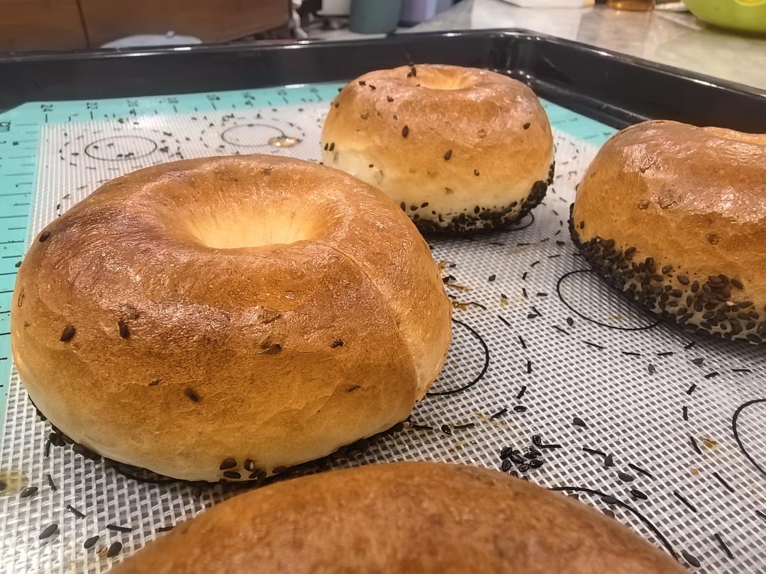 太上头了！这「花椒叶贝果」是谁研究的啊？！🌿 满嘴清香，越嚼越上头！