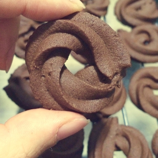 挤花毫无压力的巧克力曲奇