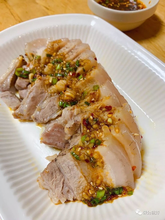 1年7本食谱100道菜 之50 五花肉料理之1蒜泥白肉的做法步骤图 柒分就好 下厨房 1年7本食谱100道菜 之50 五花肉料理之1蒜泥白肉的做法步骤图 柒分就好 下厨房