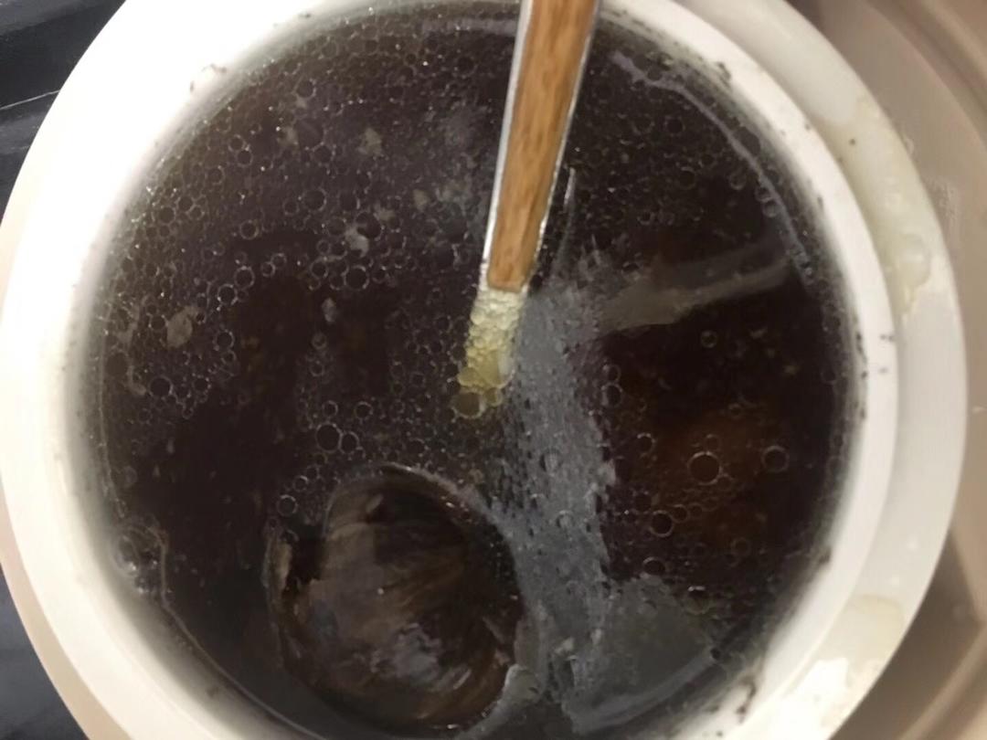 黑蒜排骨汤