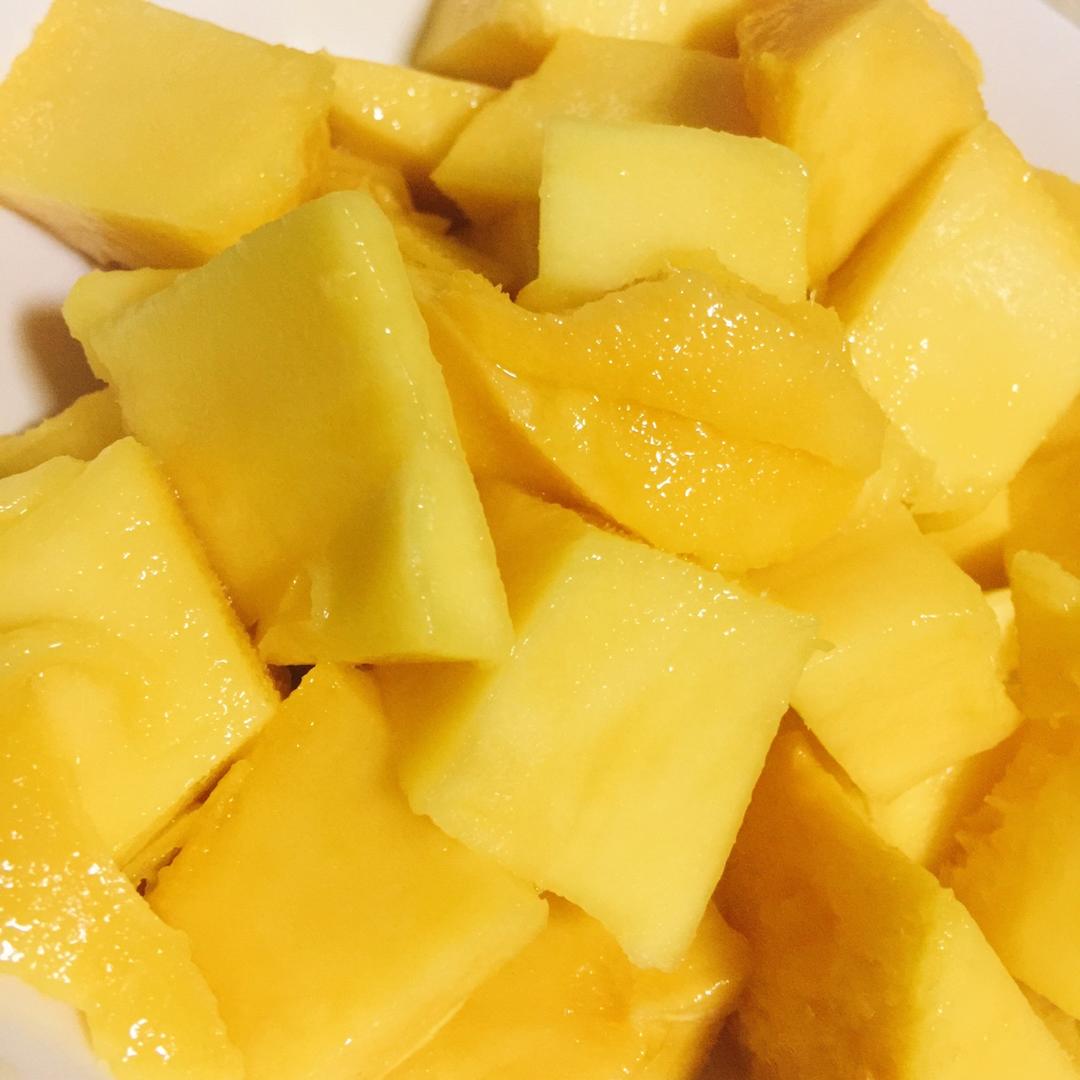 芒果奶昔（甜品）