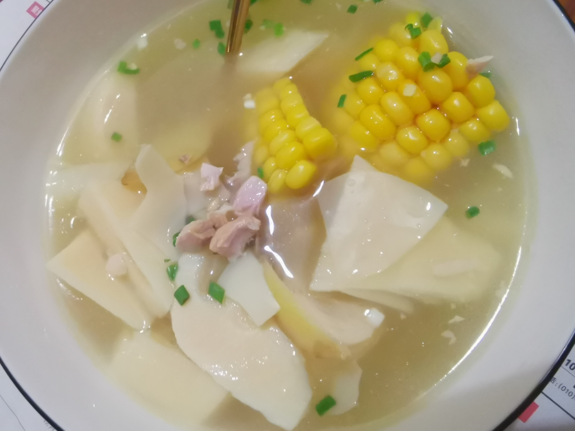 排骨玉米鲜笋汤的做法
