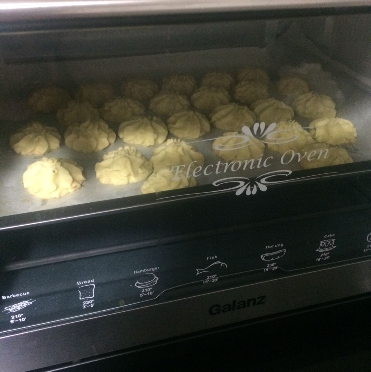 《Tinrry下午茶》教你做香草泡芙