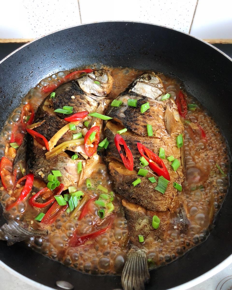 yucka做的红烧鲫鱼