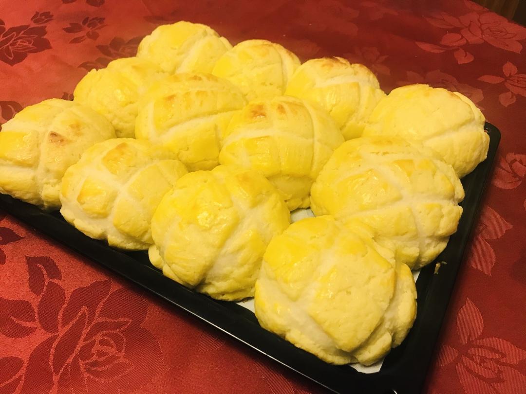 好吃到炸裂的港式菠萝包（附带制作酥皮的小视频）