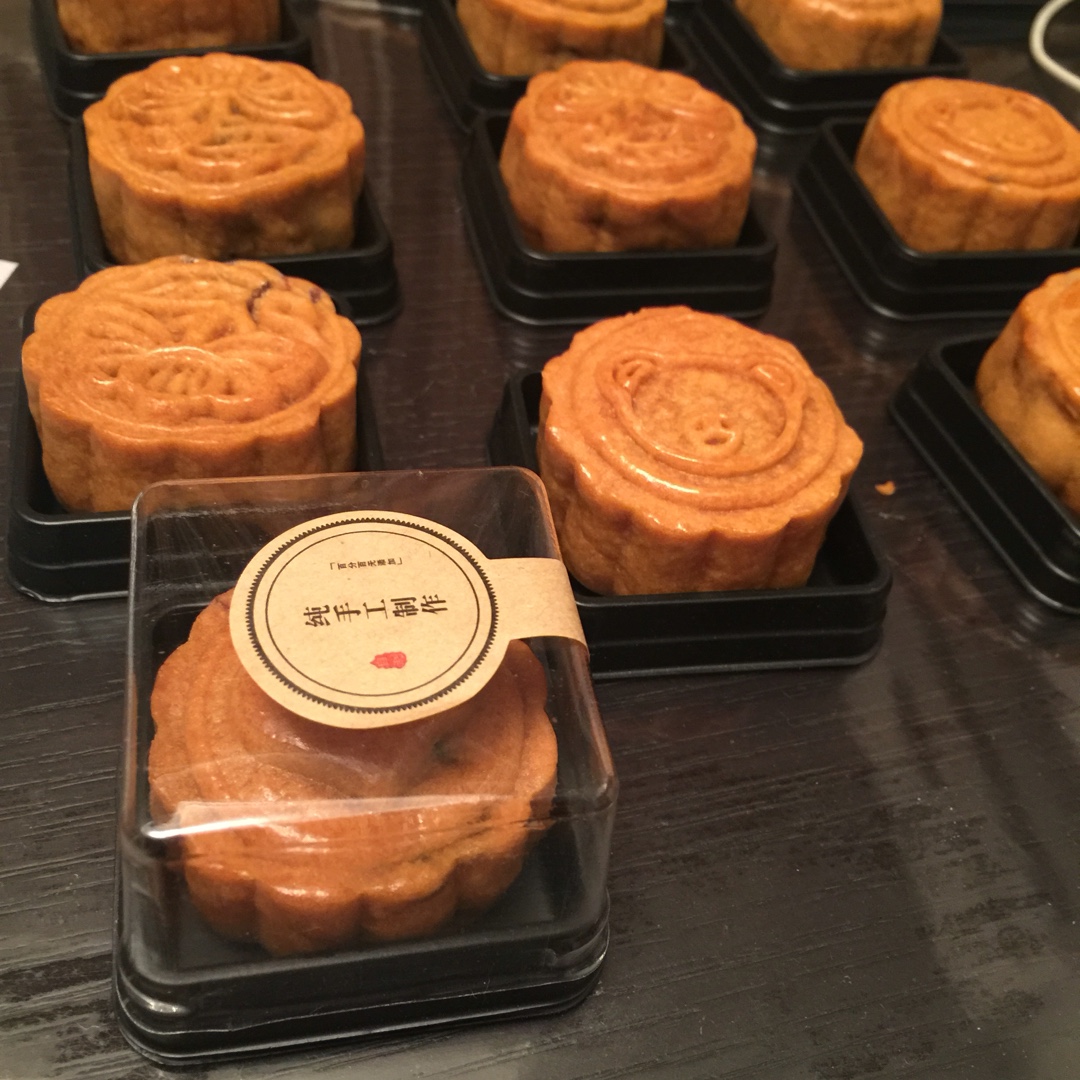 广式月饼——蛋黄莲蓉月饼