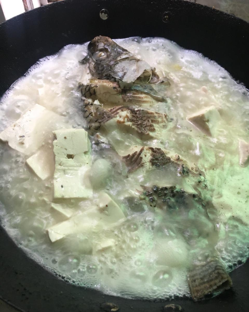 鲫鱼豆腐汤（奶白汤诀窍）