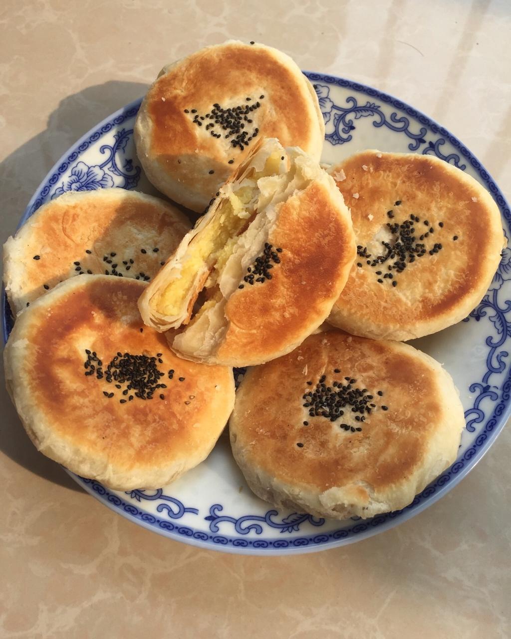 荷妈快乐厨房做的堂妈小厨——酥皮绿豆饼