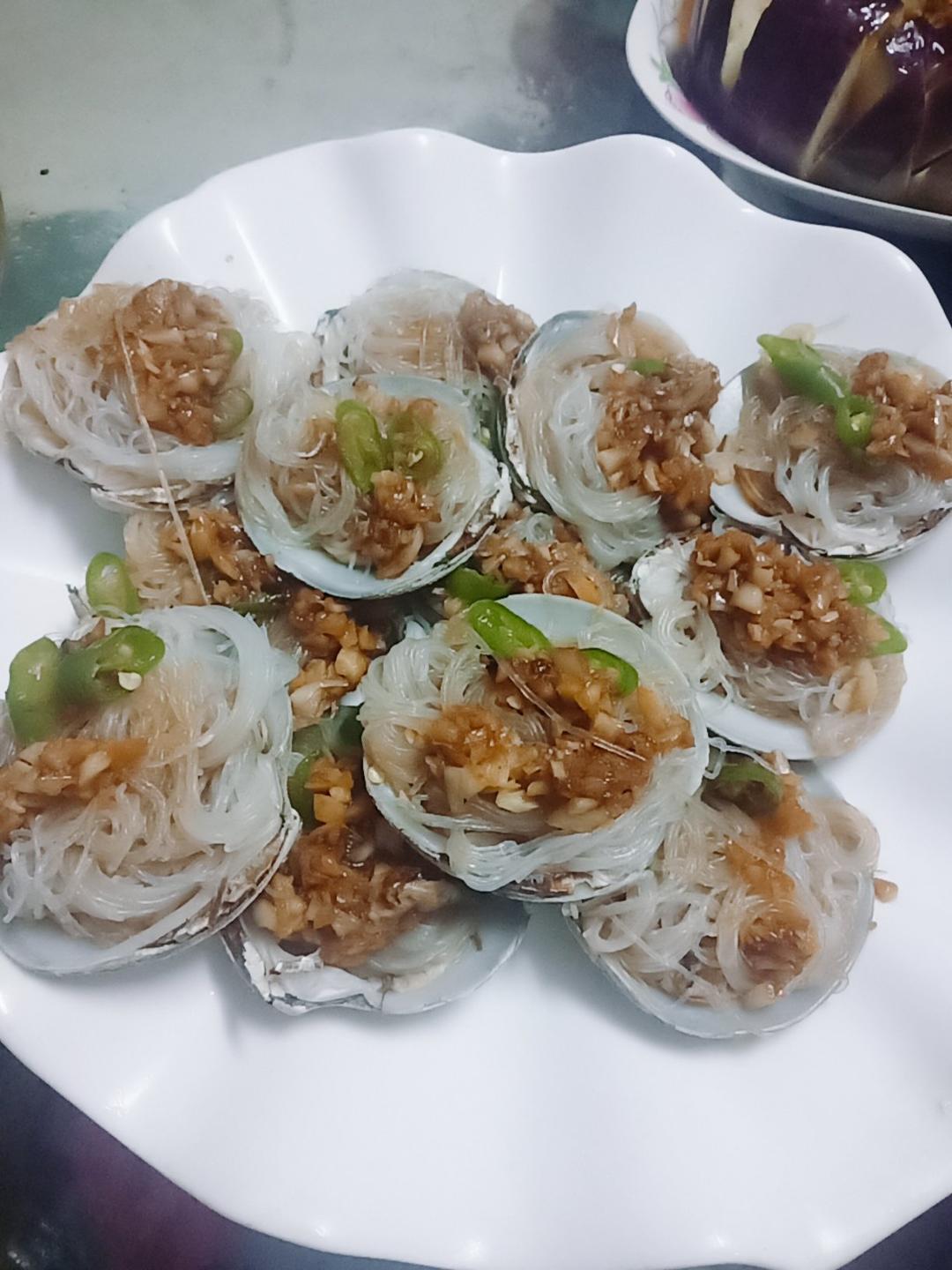 零失败的蒜蓉粉丝蒸扇贝