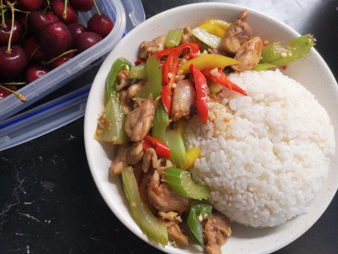 尖椒鸡丁！香辣下饭！简单版