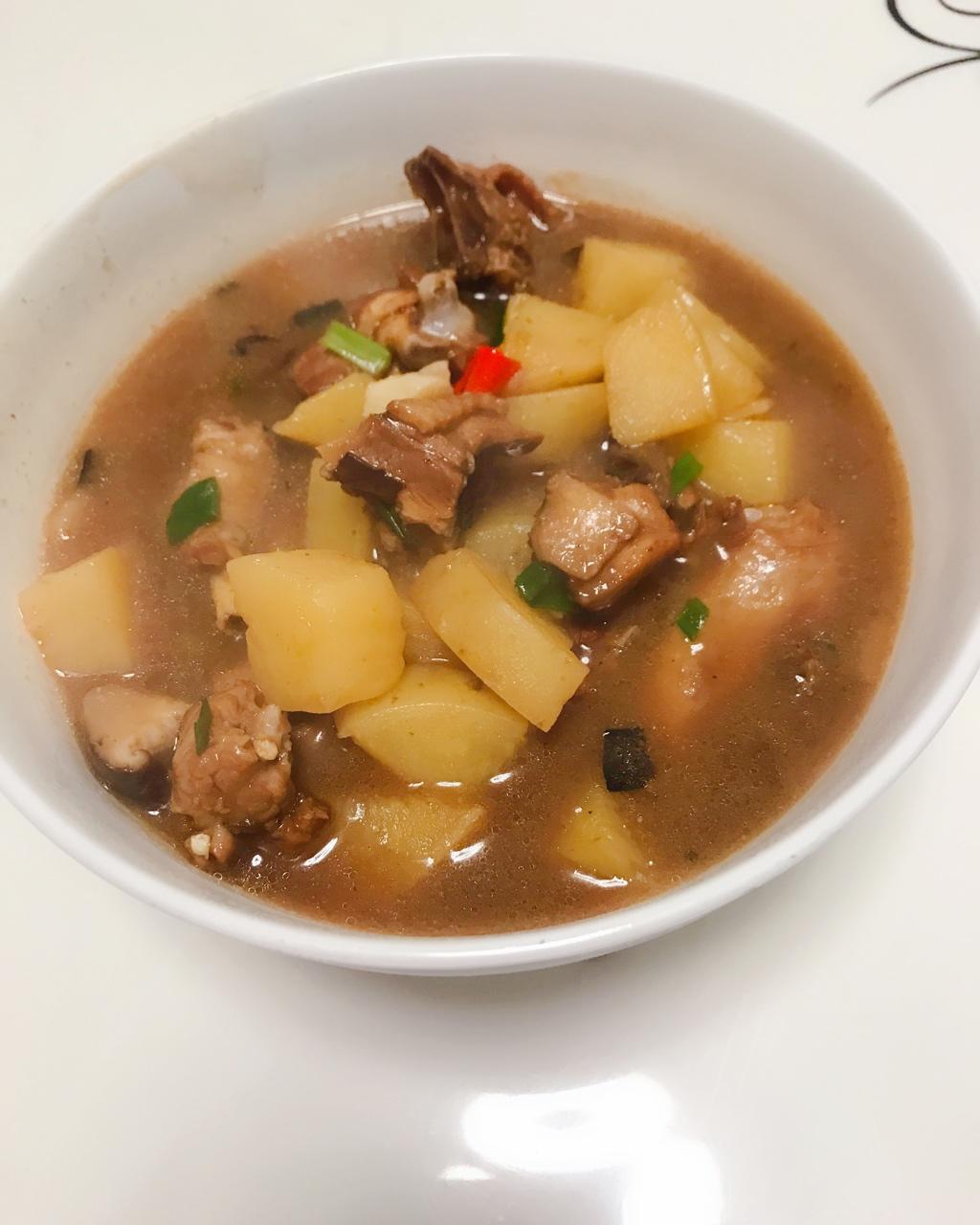 小兔花做的土豆炖鸡