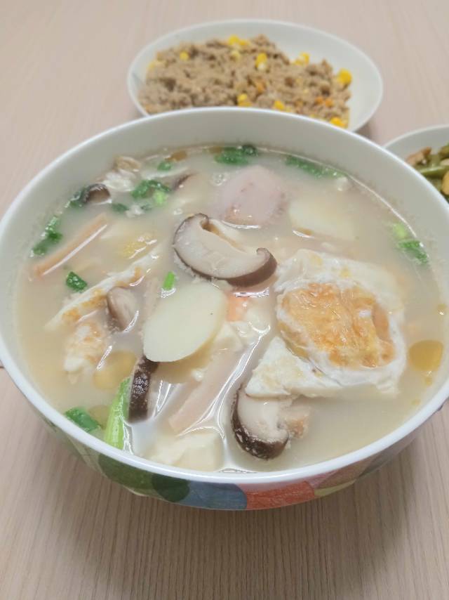 蘑菇虾仁豆腐汤