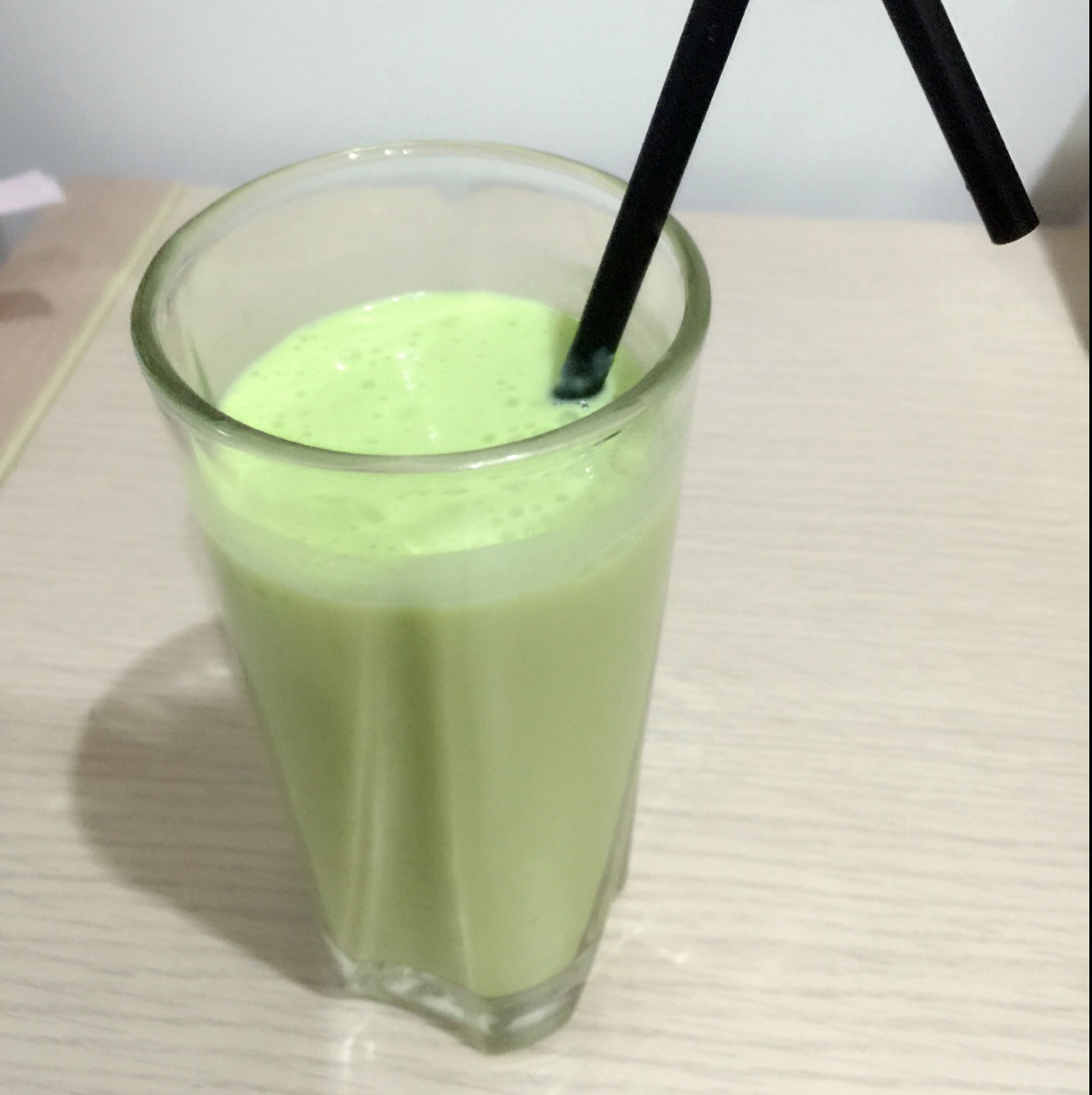 冫氺做的苹果牛油果奶昔