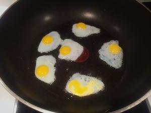 下饭菜----榄菜小煎蛋的做法 步骤2