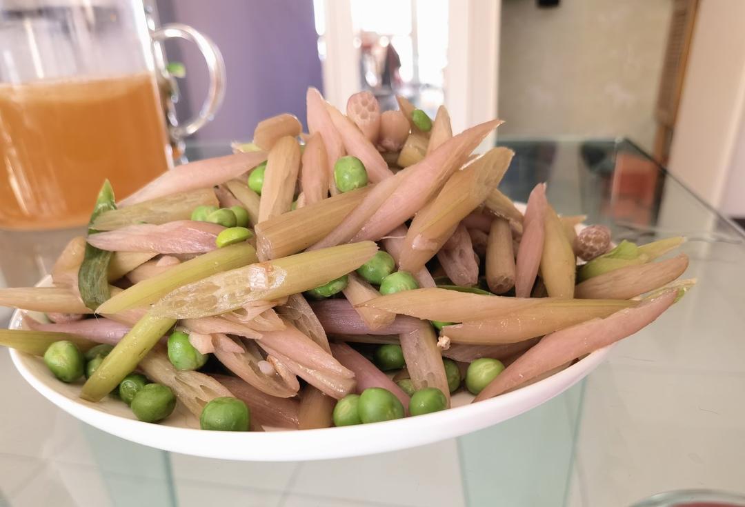 辣炒芡实梗/鸡头米杆