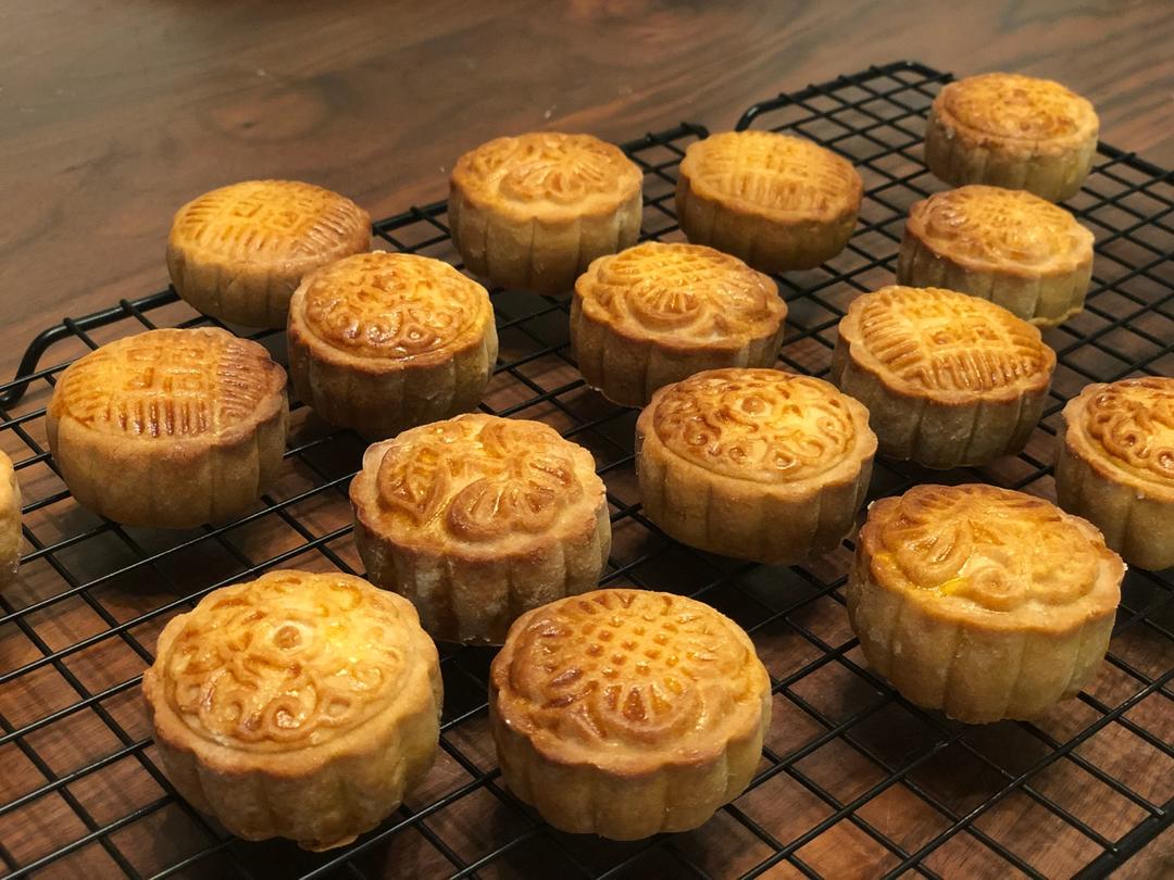 金沙奶黄月饼