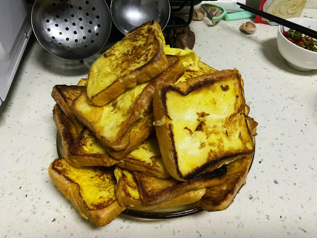 鸡蛋香煎面包片