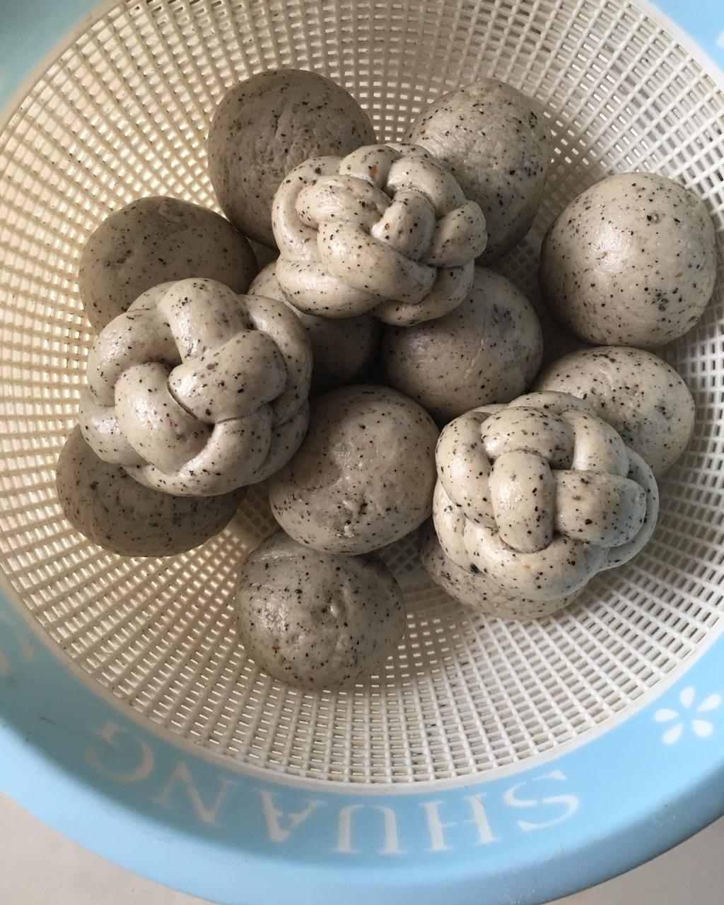 黑芝麻馒头  宝宝健康食谱