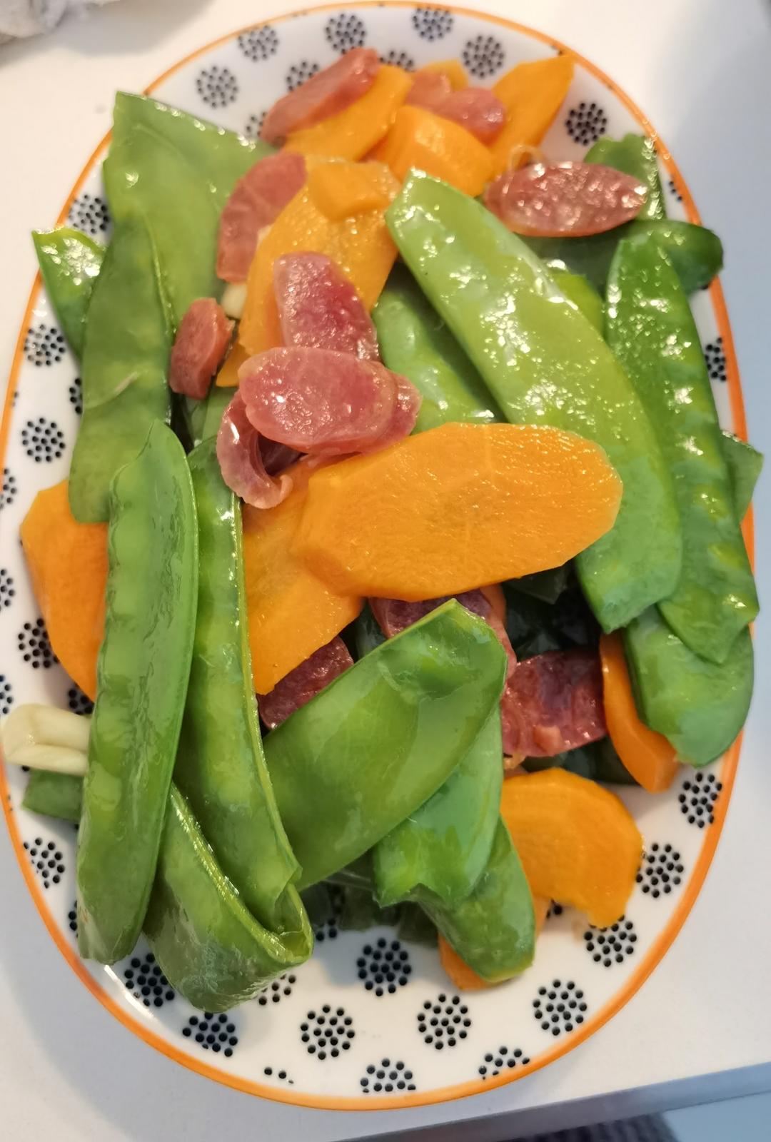 无比简单的荷兰豆炒腊肠，营养又好吃～！