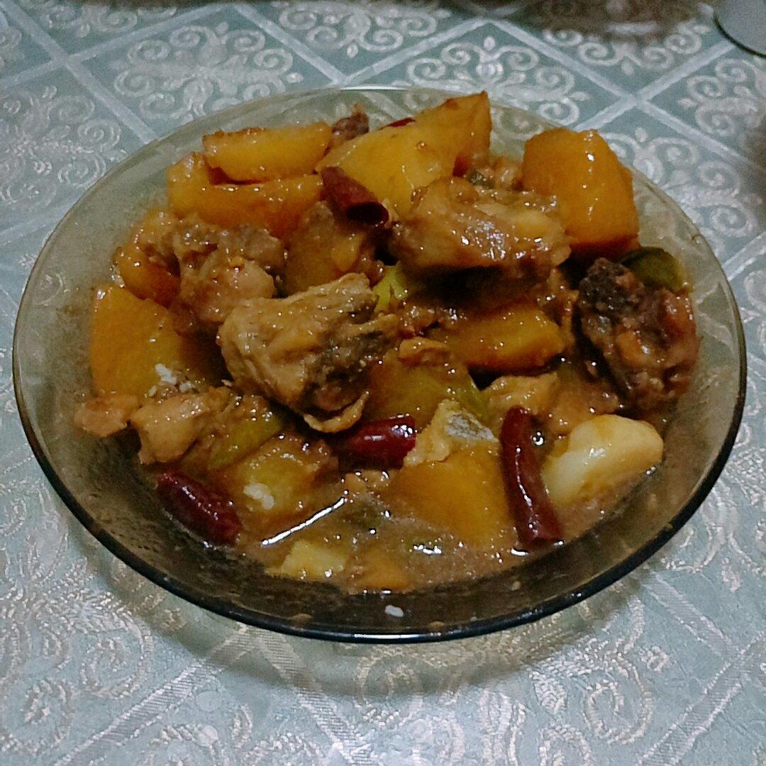 土豆炖鸡块