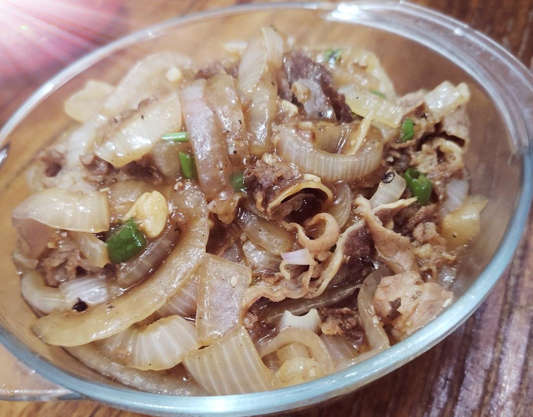 好吃到舔盘的秘制洋葱炒肥牛卷！拌饭巨香
