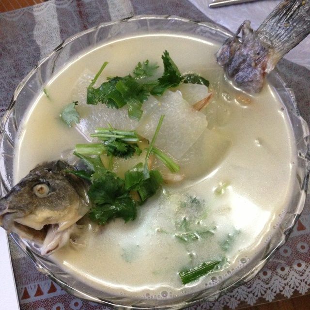 有才的妹子做的冬瓜鲫鱼汤