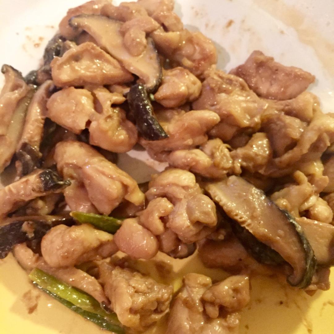蘑菇滑鸡（香菇滑鸡）