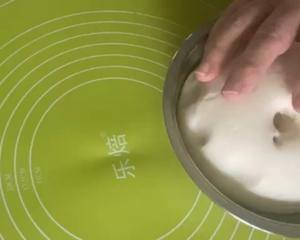 发酵有窍门 太详细了 如何用最短的发酵时间 做出水光肌蓬松暄软的（千层基础白馒头  ）附细节视频详解的做法 步骤6