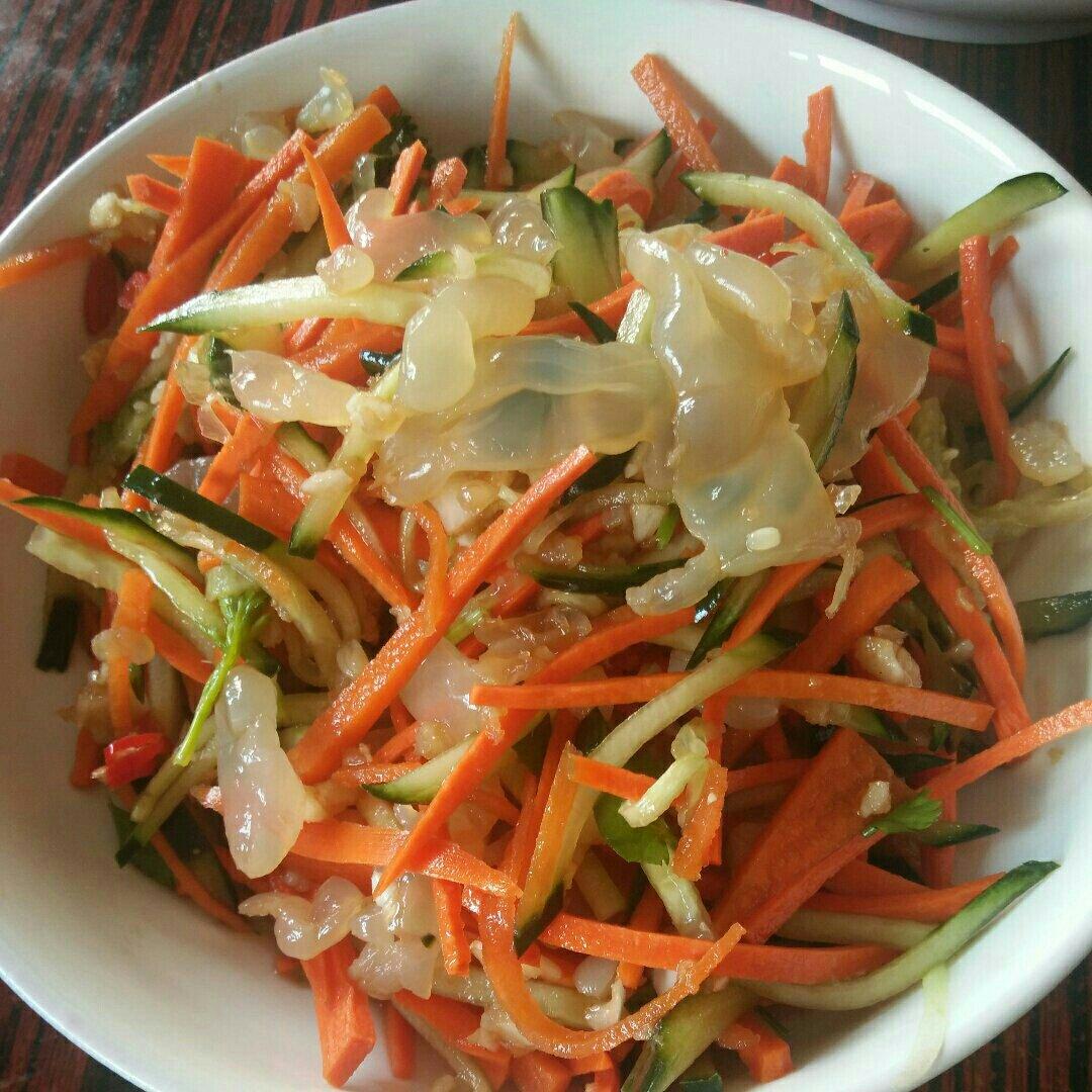 彩蔬凉拌海蜇头