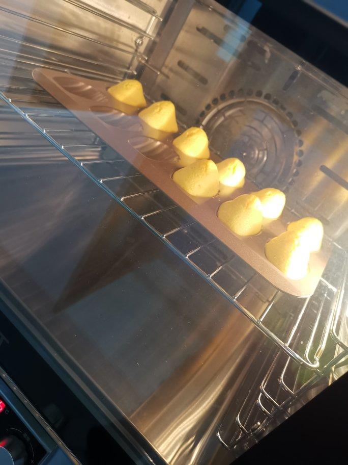 焦香酥软的柠檬玛德琳蛋糕