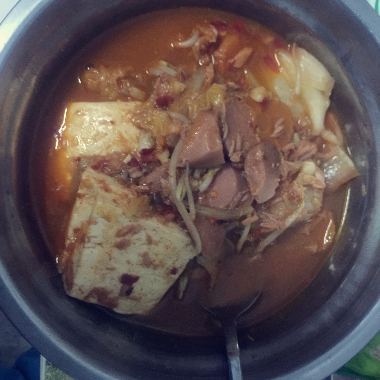辣白菜金枪鱼锅