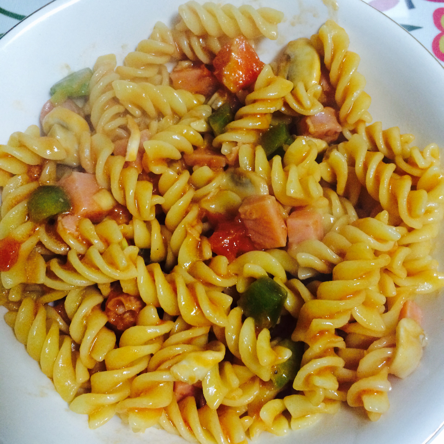 素炒意面。通心粉