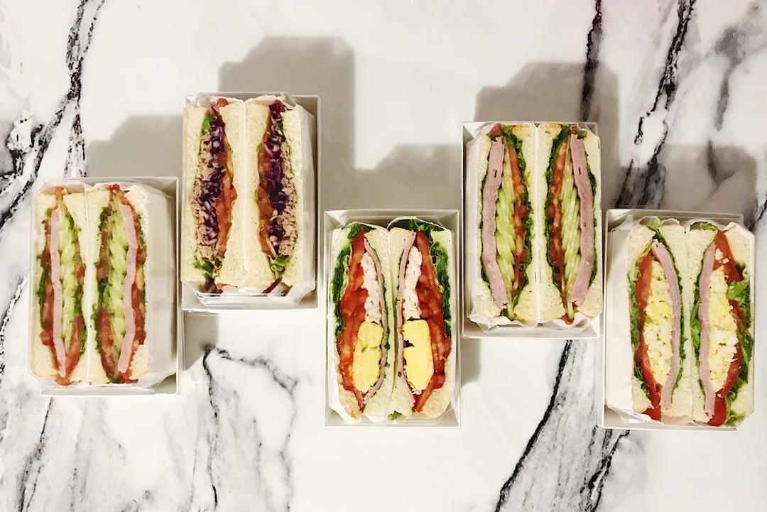 如何做超厚的沼三明治~详细tip！牛油果鸡蛋午餐肉三明治~