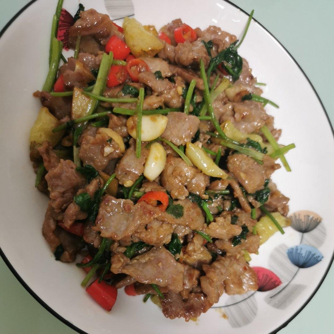 小炒黄牛肉，肉嫩味香！太好吃了简直是米饭杀手！