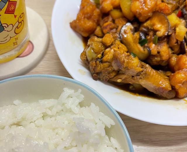 黄焖鸡翅根的做法