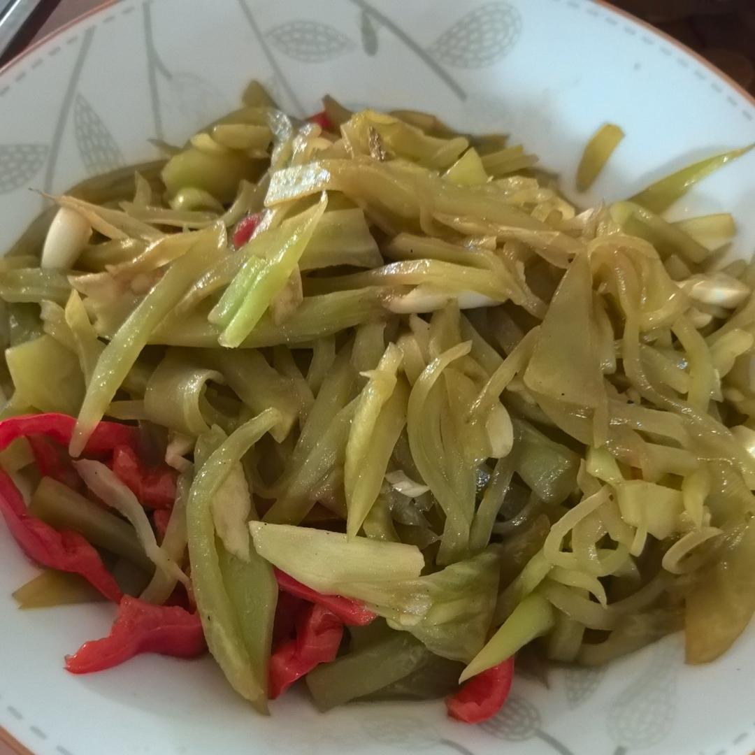 想告诉全世界，这菜太解腻！爽脆开胃的莴笋丝